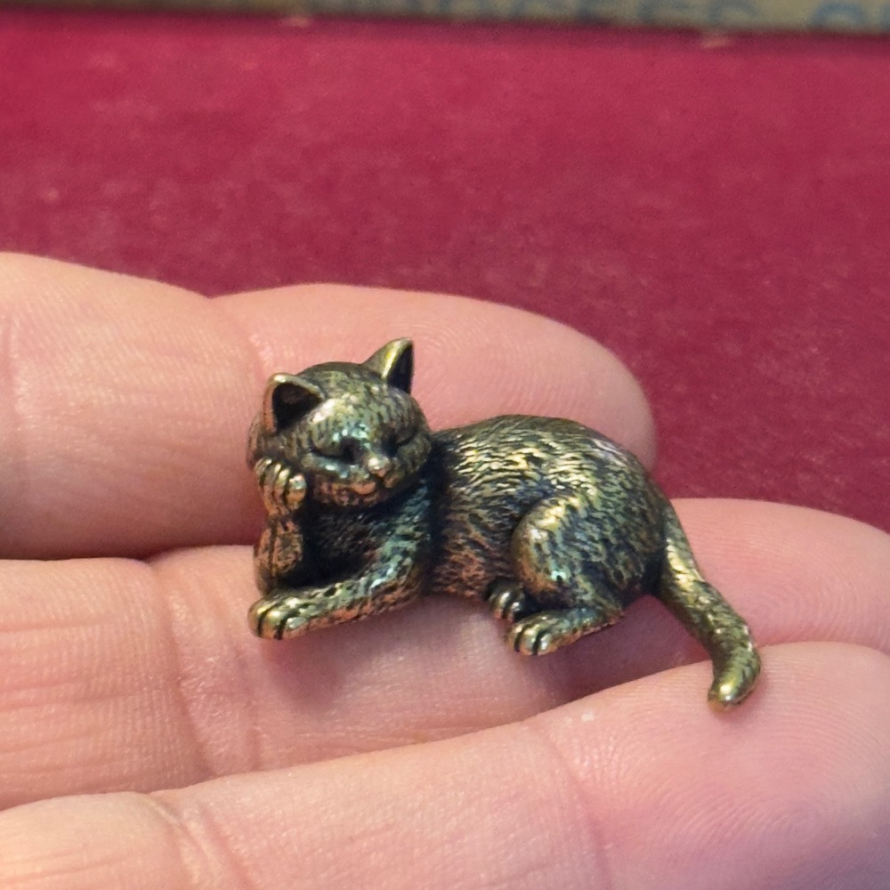 BG4 Miniature Cat Figurine Brass Animal Reclining Kitten Feline Vintage Style